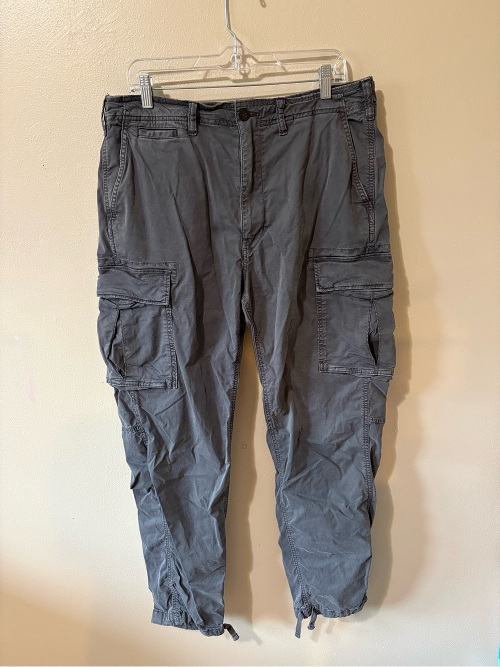 American Eagle Cargo Pants Men’s size 33x34 gray